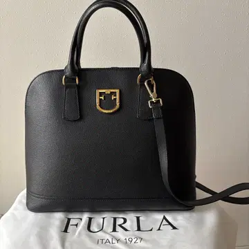 FURLA 블랙 가죽 핸드백