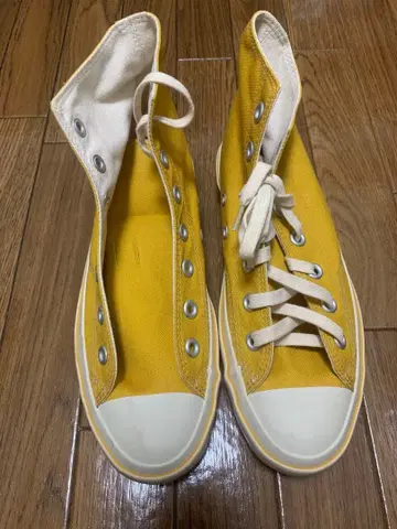 문스타 스니커즈