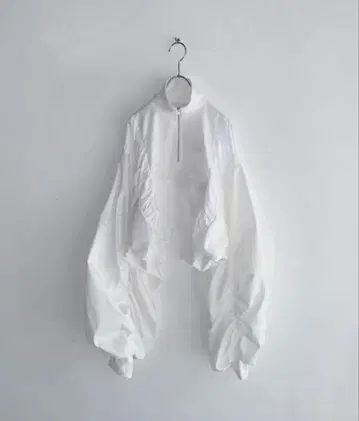 Her Praha 하프 집 쇼트 탑 화이트