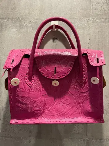 그레이스 콘티넨탈 핑크 엠보싱 가공 토트백