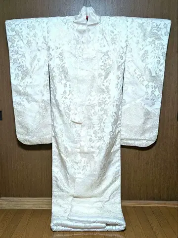 일본 의류 결혼식 신부 시로무쿠
