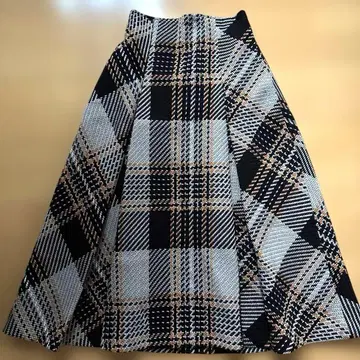 스나이델 로빙 체크 미디 스커트