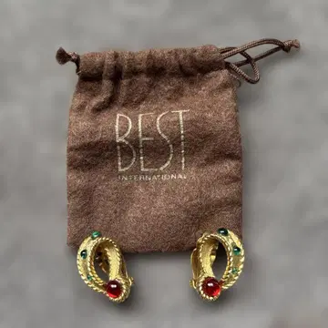 BEST International 골드 귀찌