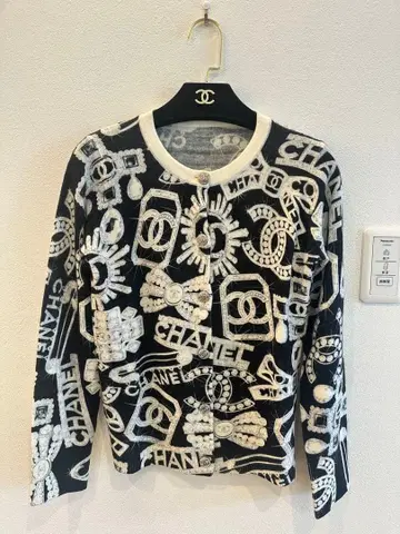 로고 프린트 긴팔 니트 36