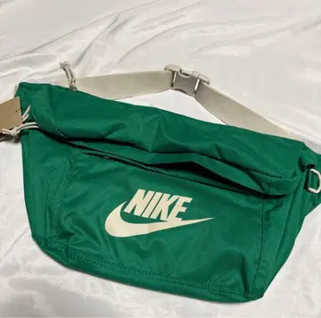 완판 나이키 NIKE 테크 힙 팩 럭키 그린