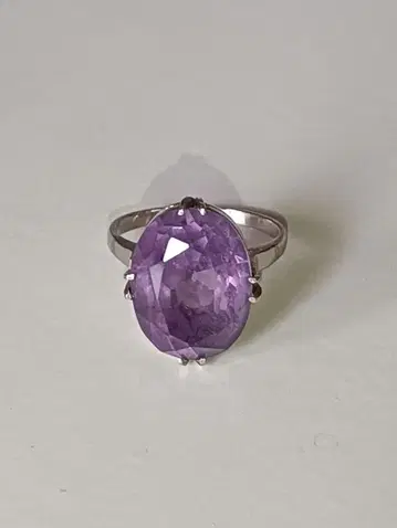 자수정 반지. P.m 각인 있음. 3.93g, 6.5호.