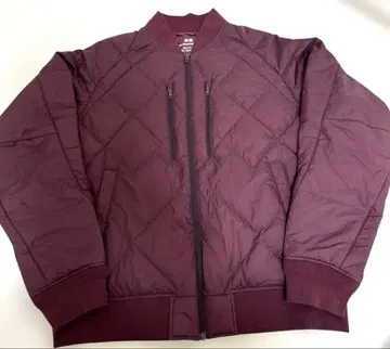 UNIQLO 화이트 마운티니어링 리사이클 하이브리드 다운