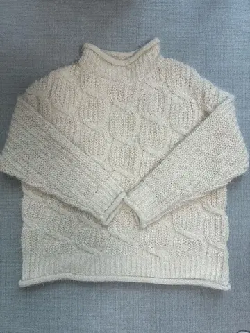 아이보리 케이블 짜임 스웨터 F 사이즈