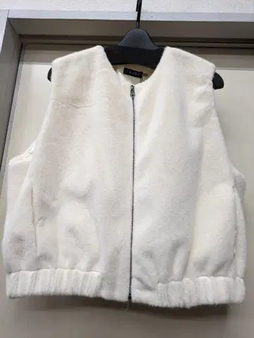 가을/겨울 제품 TRUBE 인조 모피 베스트 아이보리 안감 부착