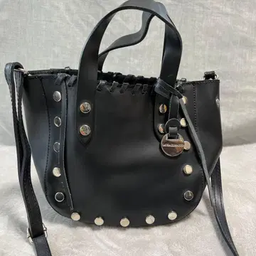 LAURA DI MAGGIO 스터드 부착 2WAY 백