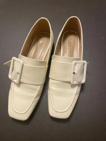 유나이티드 애로우즈 화이트 로퍼