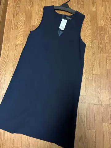 Reflect 네이비 슬리브리스 원피스 15 점퍼 스커트