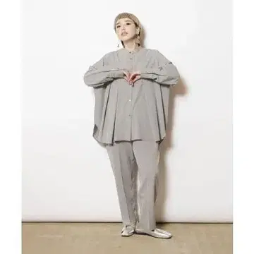 오즈모시스 절개 턱 블라우스