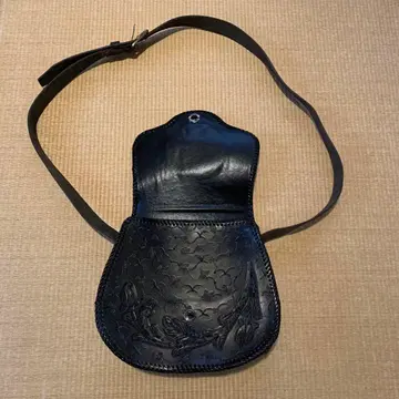 블랙 가죽 숄더백