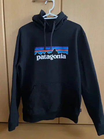 patagonia 블랙 후드티 M 사이즈