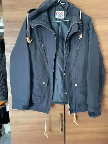 FREAKSstore 네이비 후드 부착 마운틴 후드티