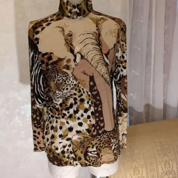 애니멀 무늬, 긴팔 상의 이타리야