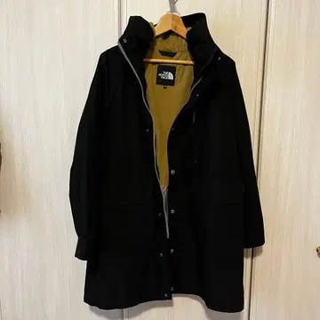 THE NORTH FACE XS 마운틴 파카 블랙/카키