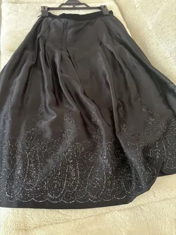 COMME CA ISM 블랙 자수 플레어 스커트 M