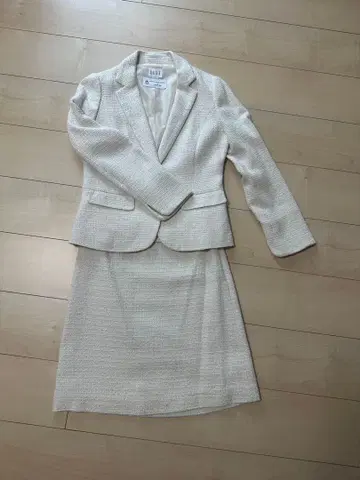 아이보리 스커트 수트 셋업