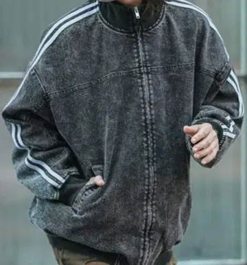 [ 새상품 ] CAMBIO 케미컬 워시 데님 슬리브 라인 자켓 블랙