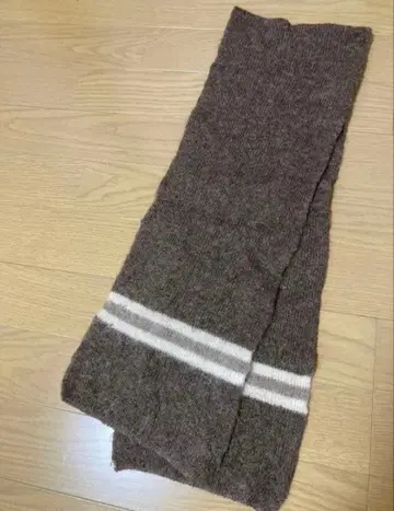 울 브라운 머플러 보더 디자인