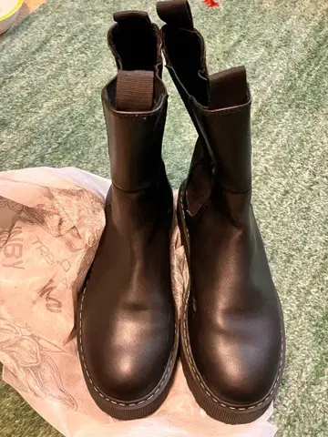 새상품급 h&m 블랙 사이드 고어 부츠 합성 피혁 통굽