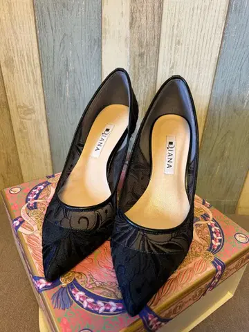 DIANA 네이비 펌프스