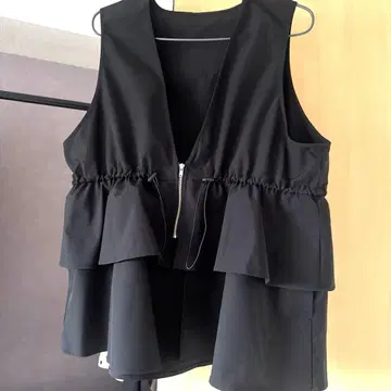 LEPSIM 유키하 씨 프로듀스 2way 프릴 베스트