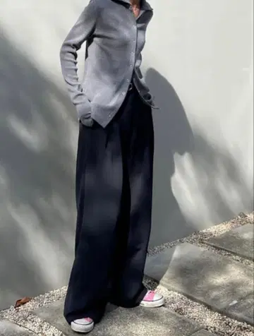 블랙 바이 마우지 그레이 리브 긴팔 하이넥 상의