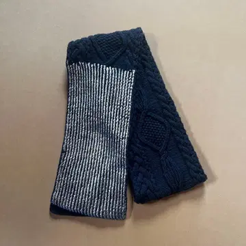 YUKI FUJISAWA 머플러 네이비