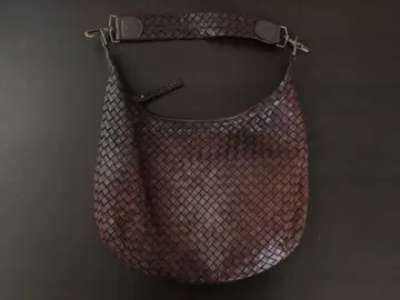 다크 브라운 가죽 핸드백