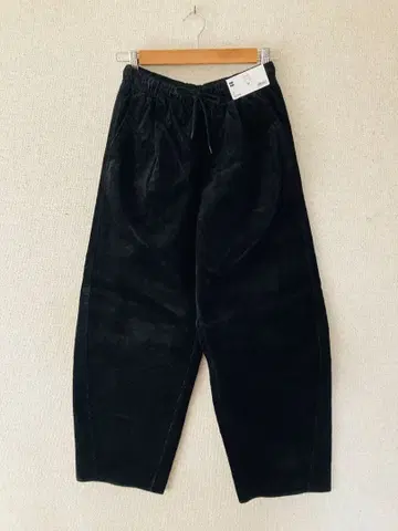 GU 배럴 룩 코듀로이 팬츠 블랙 M