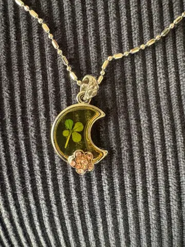 클로버 모티브 목걸이 박스 포함