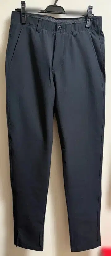 [ 새상품 라벨 있음 ] 언더아머 슬림핏 팬츠 블랙