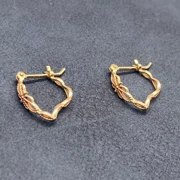 agete 꽃잎 후프 귀걸이 새상품급 k10