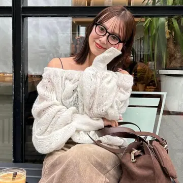 미스틱 웨이브 시어 휘핑 니트