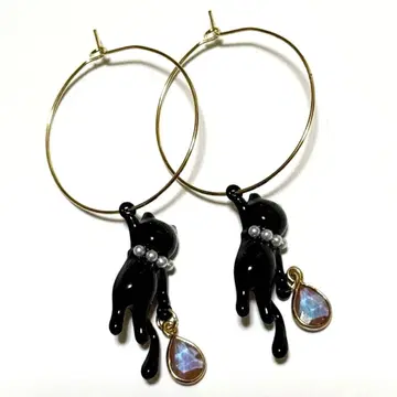 앤티크 사피렛 검은 고양이 후프 귀걸이