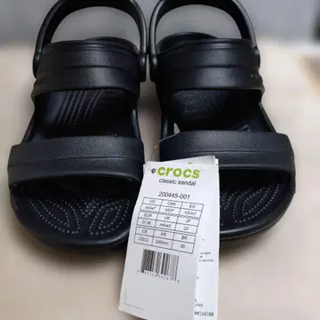크록스 클래식 샌들 블랙 택 포함 W7