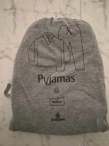 최신 에미레이츠 항공 퍼스트 클래스 그레이 파자마 세트 남성용 M 미개봉