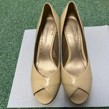 LAUTREAMONT 베이지 오픈토 하이힐
