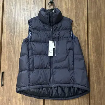 새상품 유니클로 +J 다운 볼륨 베스트 질 샌더