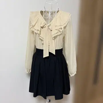 아이보리 블랙 프릴 리본 원피스