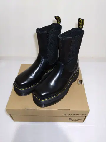 닥터 마틴 사이드 고어 부츠 블랙