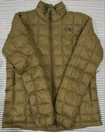 THE NORTH FACE 다운 자켓 올리브 그린