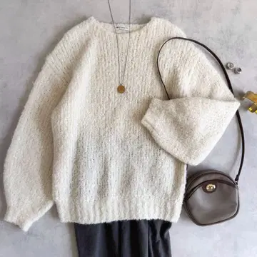 컨디션 최상 뷰티&유스 울 알파카 블렌드 부클레 오버 니트