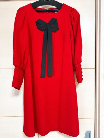 엠즈 그레이시 리본 포함 빨간색 원피스 벌룬 소매 36 넉넉한 사이즈