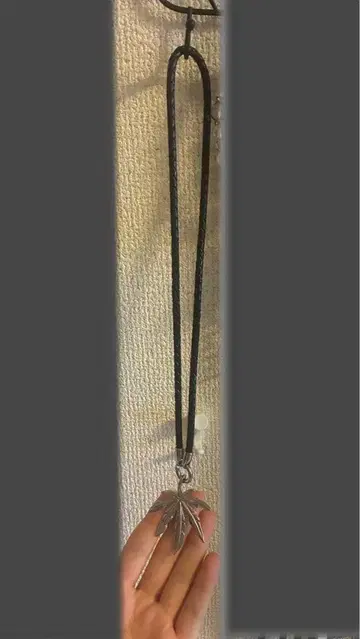 가죽 목걸이 나뭇잎 참 우치야마 쇼트 싱어스 하이