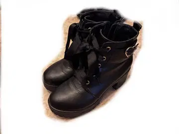 리즈리자 레이스업 숏부츠 하트 버클