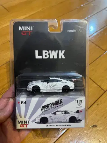 MINI GT LB Works Nissan GT-R 화이트